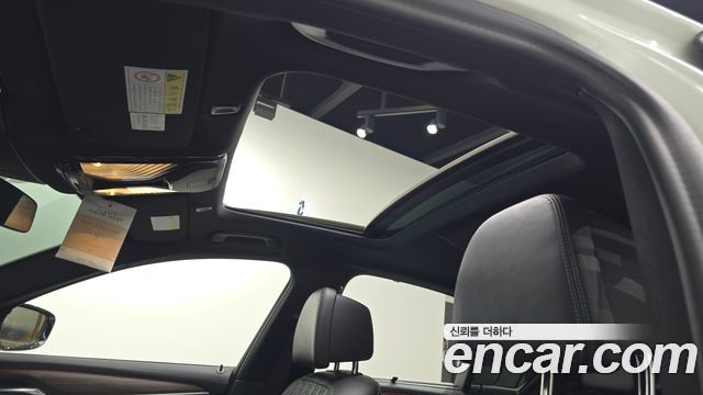 BMW 5-Series 2018 — photo 23