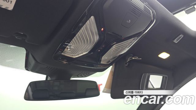 BMW 5-Series 2018 — photo 27