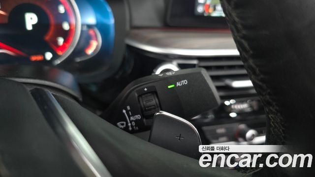 BMW 5-Series 2018 — photo 30