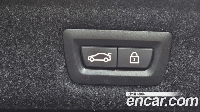 BMW 5-Series 2018 — photo 33