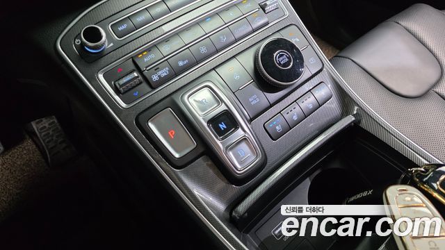 Hyundai Santafe 2022 — photo 12