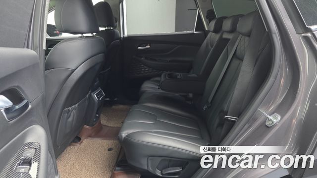 Hyundai Santafe 2022 — photo 18