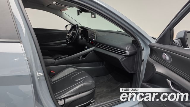 Hyundai AVANTE 2022 — photo 17