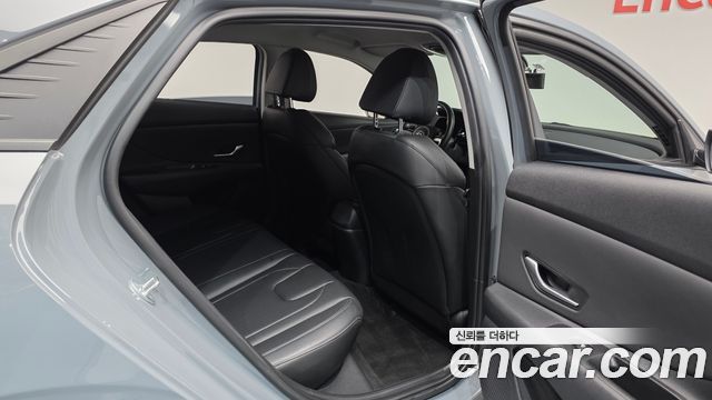 Hyundai AVANTE 2022 — photo 18