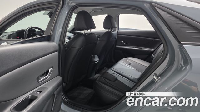 Hyundai AVANTE 2022 — photo 16