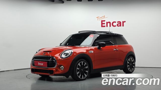 Mini Cooper 2020 — photo 1