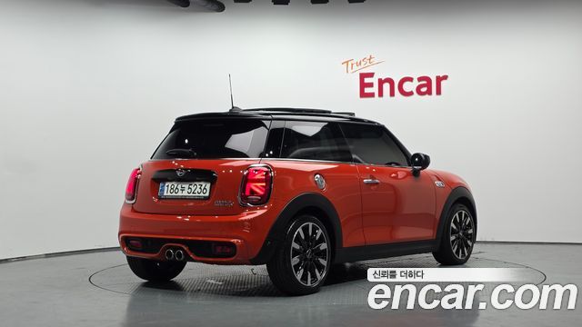 Mini Cooper 2020 — photo 2