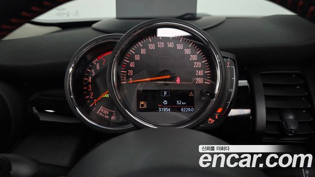Mini Cooper 2020 — photo 11