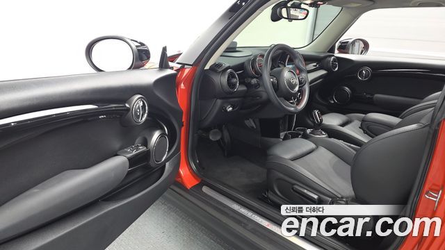 Mini Cooper 2020 — photo 13