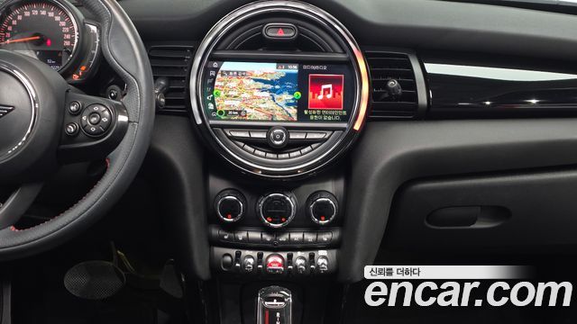 Mini Cooper 2020 — photo 19