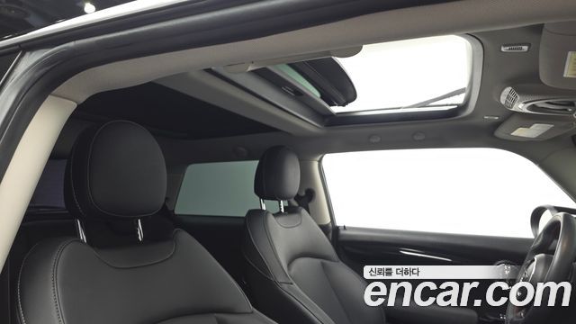 Mini Cooper 2020 — photo 22