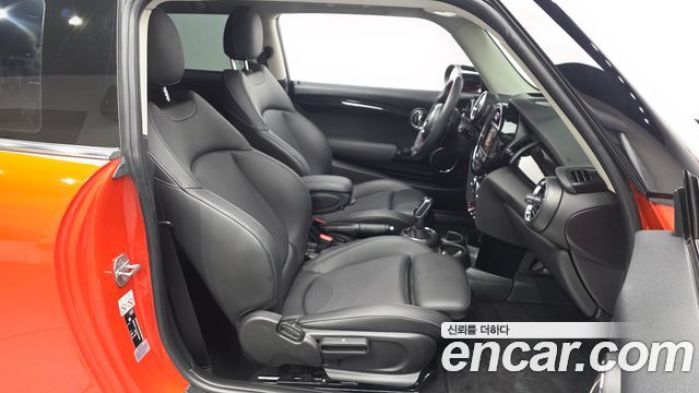 Mini Cooper 2020 — photo 16