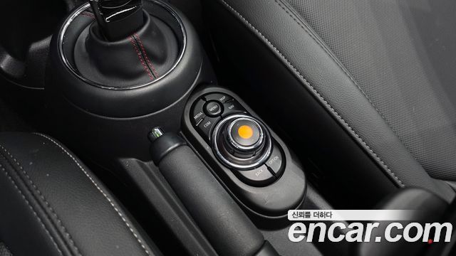 Mini Cooper 2020 — photo 29