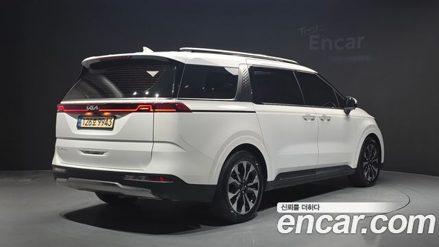 Kia Canival 2022 — photo 2