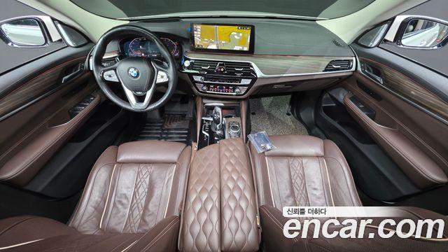 BMW Gran Turismo 2022 — photo 10