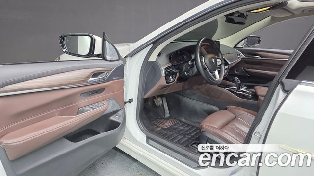 BMW Gran Turismo 2022 — photo 13