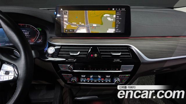 BMW Gran Turismo 2022 — photo 19