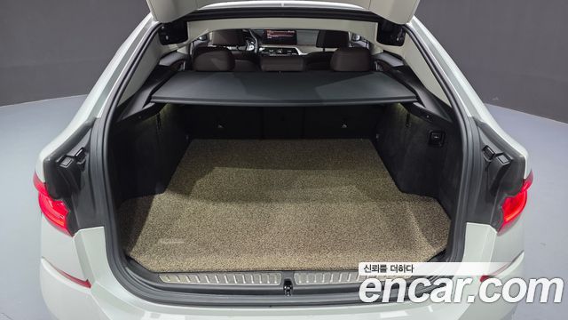 BMW Gran Turismo 2022 — photo 25