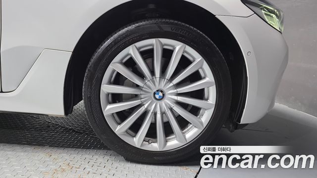 BMW Gran Turismo 2022 — photo 7