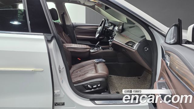 BMW Gran Turismo 2022 — photo 16