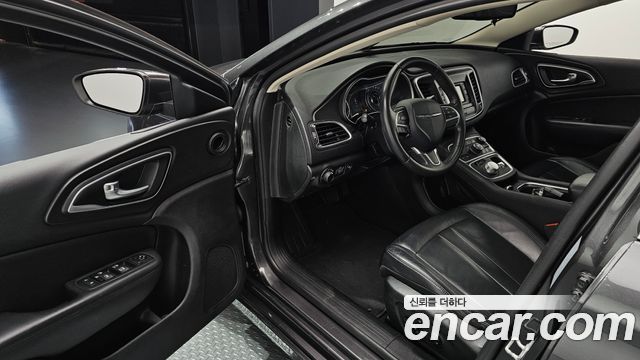 Chrysler 200 2015 — photo 10