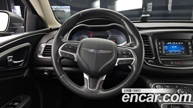 Chrysler 200 2015 — photo 13