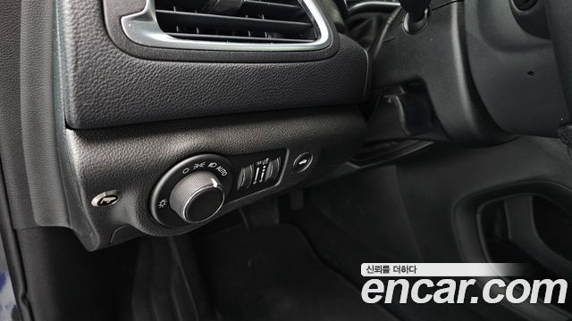 Chrysler 200 2015 — photo 18