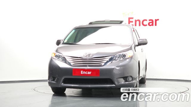 Toyota Sienna 2014 — photo 3