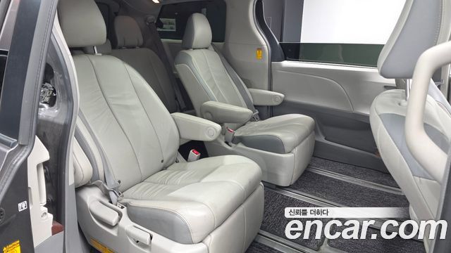 Toyota Sienna 2014 — photo 12