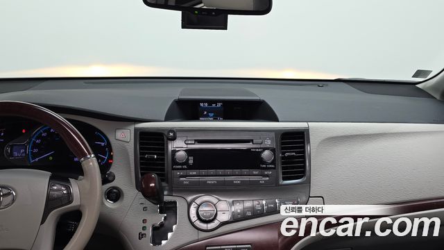 Toyota Sienna 2014 — photo 14