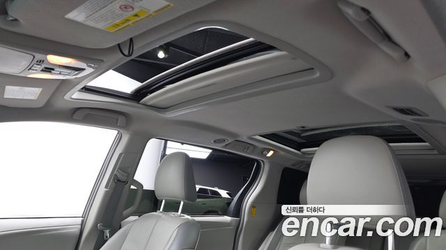 Toyota Sienna 2014 — photo 16