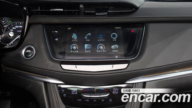 Cadillac XT5 2019 — photo 19