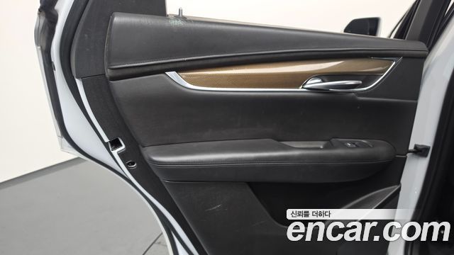 Cadillac XT5 2019 — photo 15