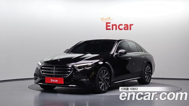 Mercedes-Benz E-Class 2025 — photo 1
