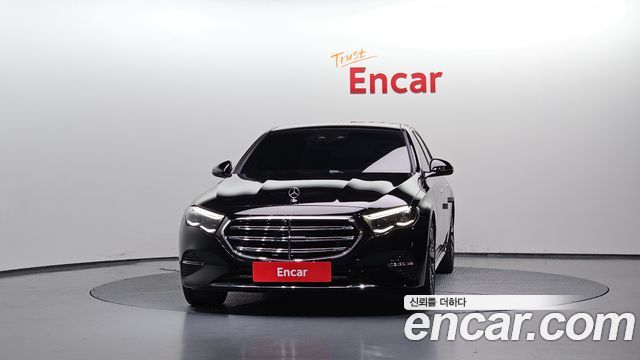 Mercedes-Benz E-Class 2025 — photo 3