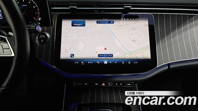 Mercedes-Benz E-Class 2025 — photo 14