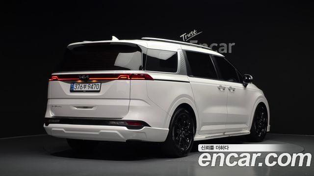 Kia Canival 2022 — photo 2