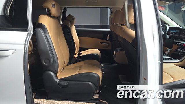 Kia Canival 2022 — photo 17