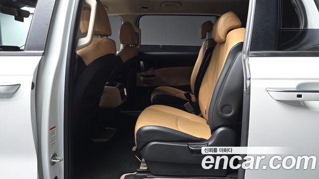 Kia Canival 2022 — photo 18