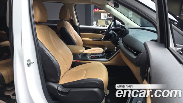 Kia Canival 2022 — photo 16
