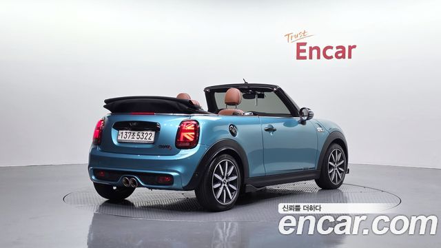 Mini Cooper Convertible 2016 — photo 2