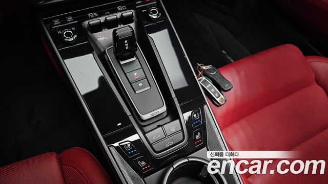 Porsche 911 2020 — photo 9