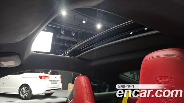 Porsche 911 2020 — photo 19