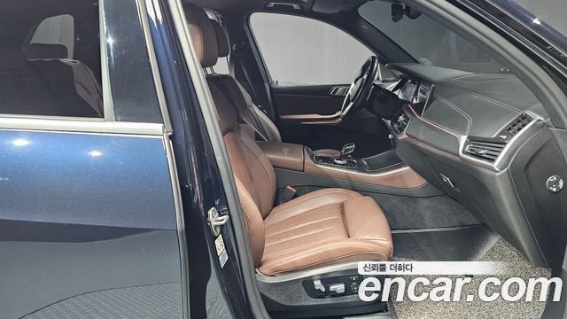 BMW X5 2021 — photo 17