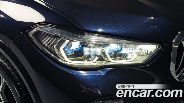 BMW X5 2021 — photo 8