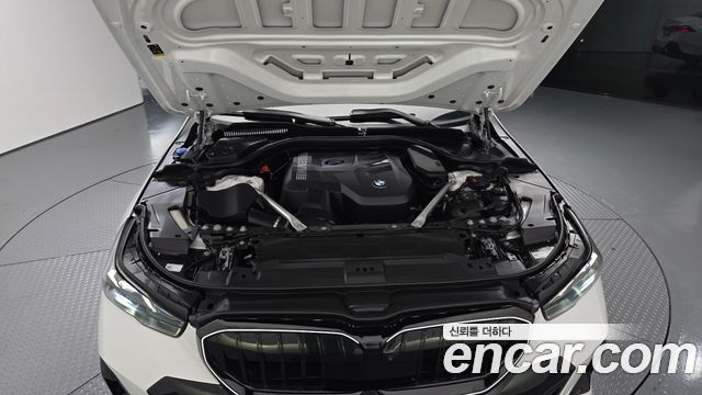 BMW 5-Series 2024 — photo 6