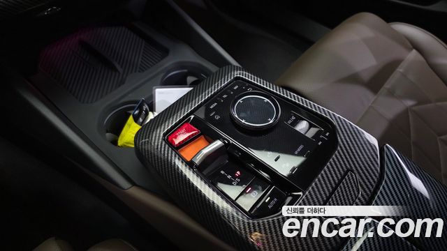 BMW 5-Series 2024 — photo 9