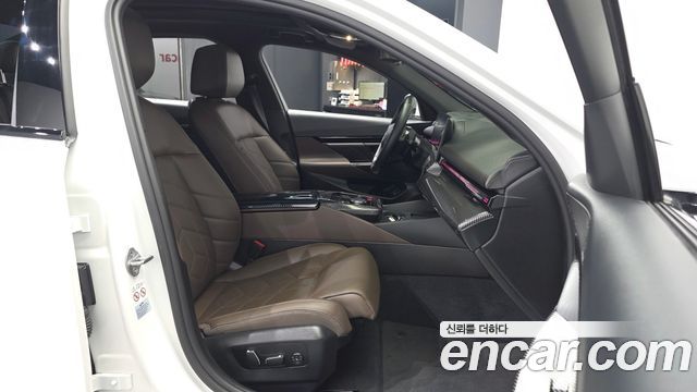 BMW 5-Series 2024 — photo 11