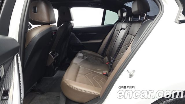 BMW 5-Series 2024 — photo 12