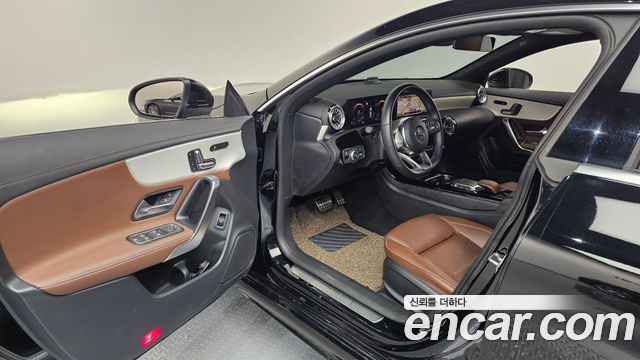 Mercedes-Benz CLA-Class 2023 — photo 10
